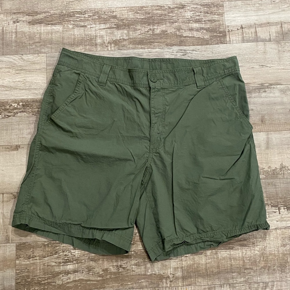 Men’s a Columbia Shorts